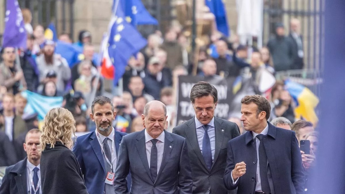 Na Pražském hradě se setkali evropští politici na neformálním summitu EU. (7.10.2022)