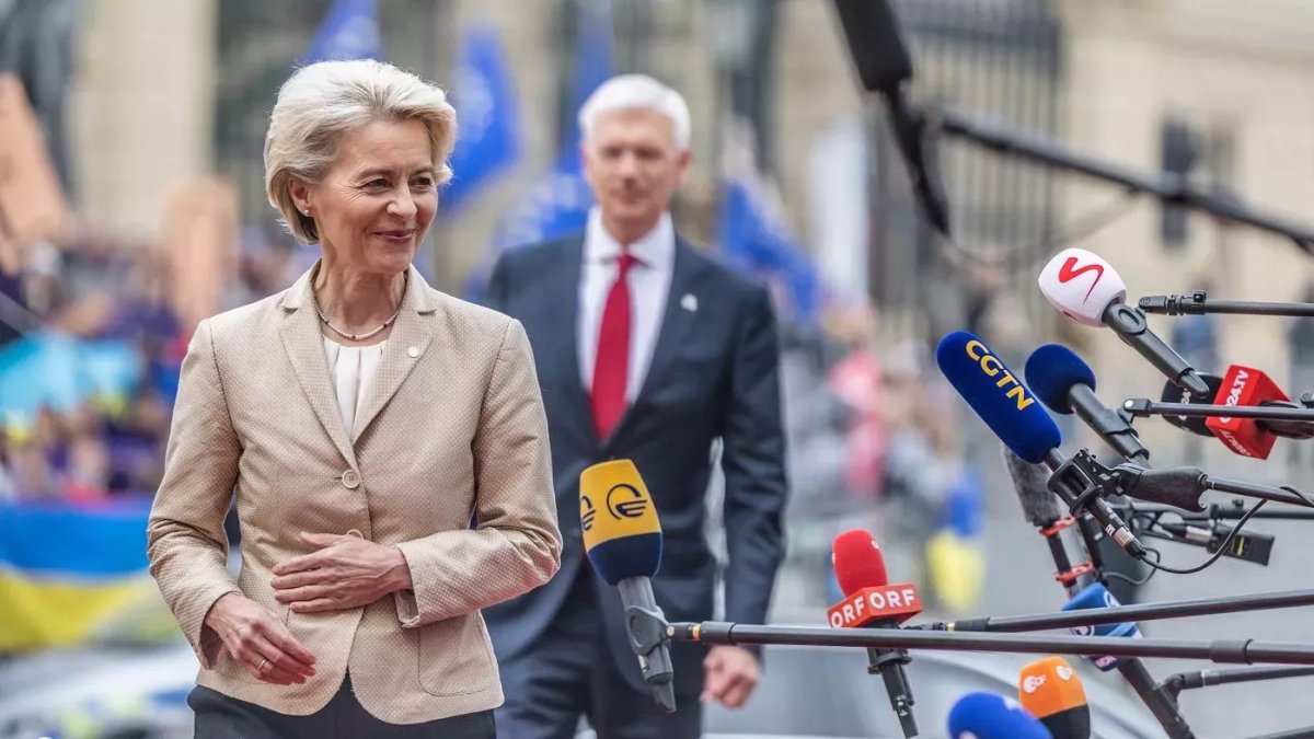 Na Pražském hradě se setkali evropští politici na neformálním summitu EU. (7.10.2022)