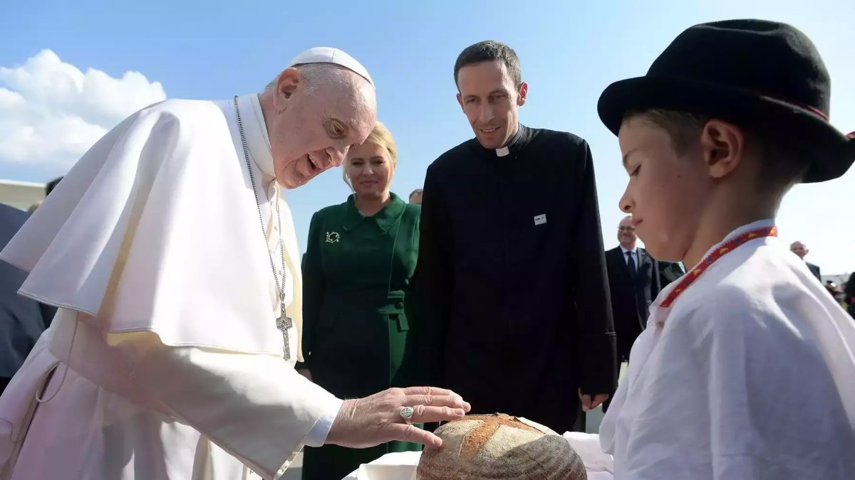 Papež František zahájil návštěvu Slovenska