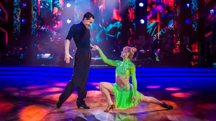 Oskar Hes a Kateřina Bartuněk Hrstková ve StarDance 2024.
