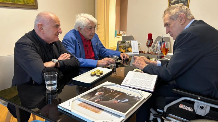 Exprezidenta Miloše Zemana navštívil Jiří Krampol. 