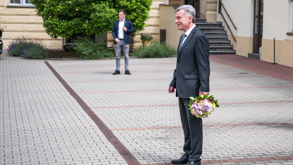 Eva Decroix vystřídala Pavla Blažka v čele ministerstva spravedlnosti. (10.6.2025)