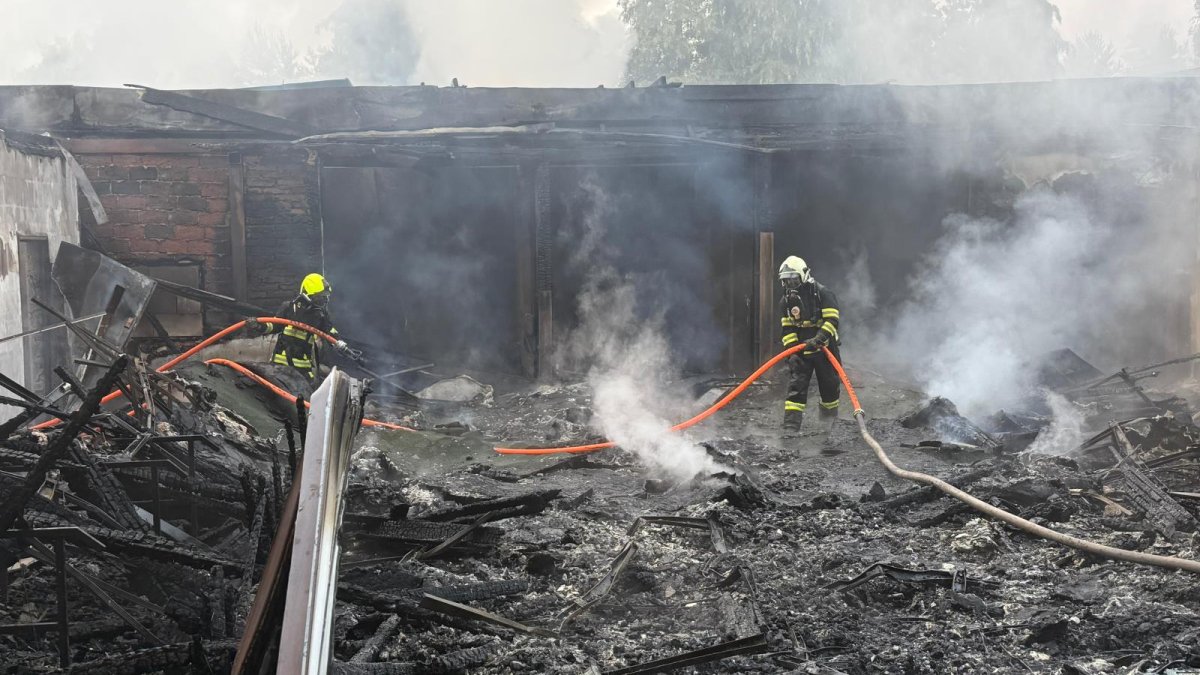 V kempu v Doksech shořela oblíbená restaurace. (16.7.2025)