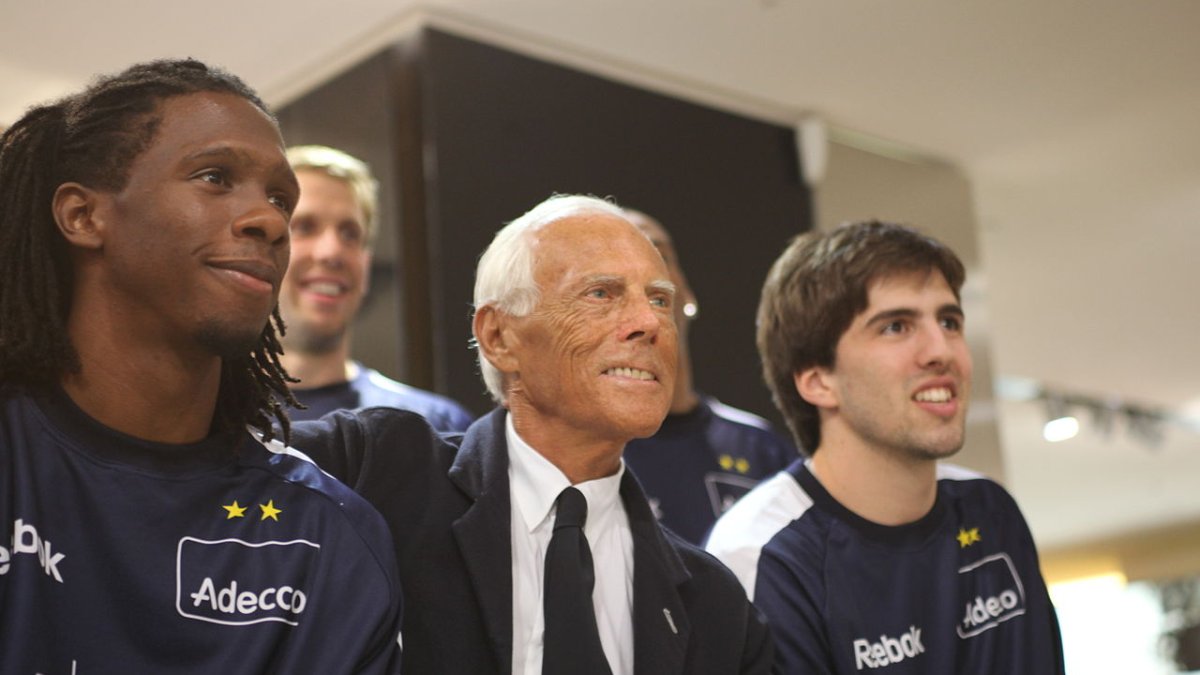 Giorgio Armani (uprostřed)
