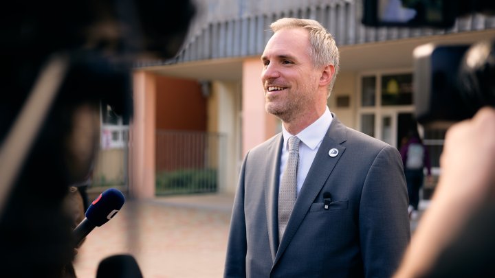 Zdeněk Hřib volí ve volbách do Poslanecké sněmovny