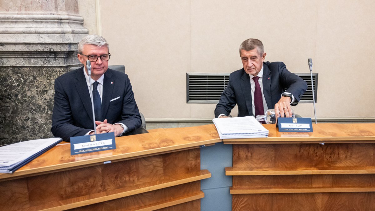 Nová Babišova vláda poprvé zasedala. (15.12.2025)