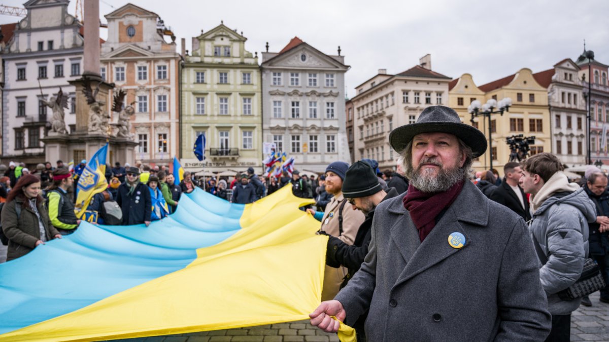 Na Staroměstském náměstí se koná demonstrace na podporu Ukrajiny. (21.2.2026)