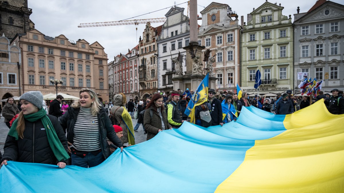 Na Staroměstském náměstí se koná demonstrace na podporu Ukrajiny. (21.2.2026)