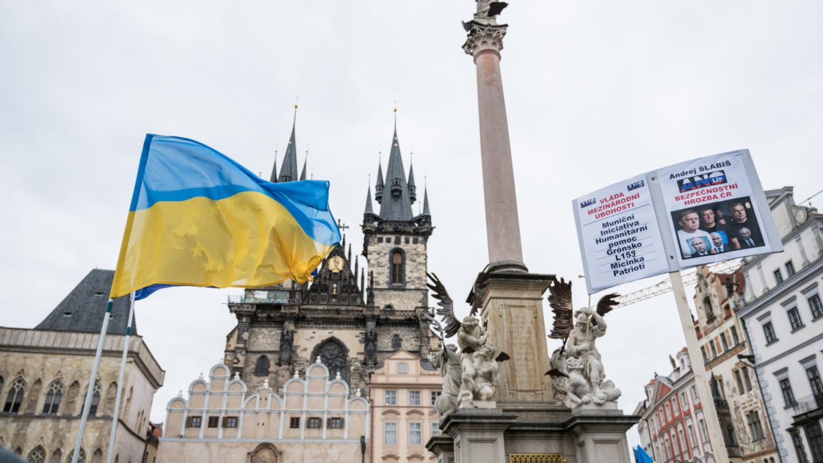 Na Staroměstském náměstí se koná demonstrace na podporu Ukrajiny. (21.2.2026)