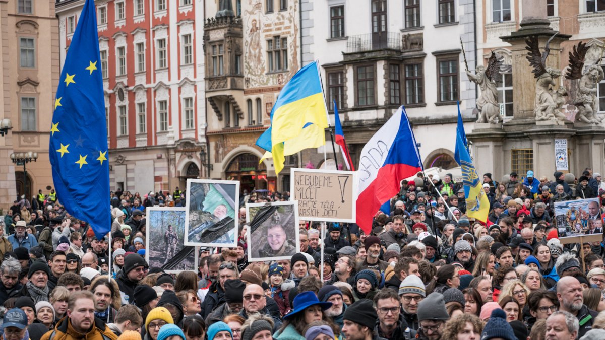 Na Staroměstském náměstí se koná demonstrace na podporu Ukrajiny. (21.2.2026)