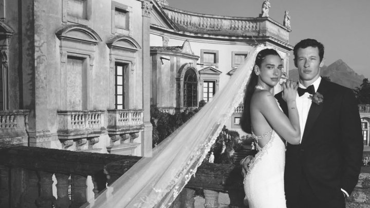 Dua Lipa zveřejnila fotky ze svatby