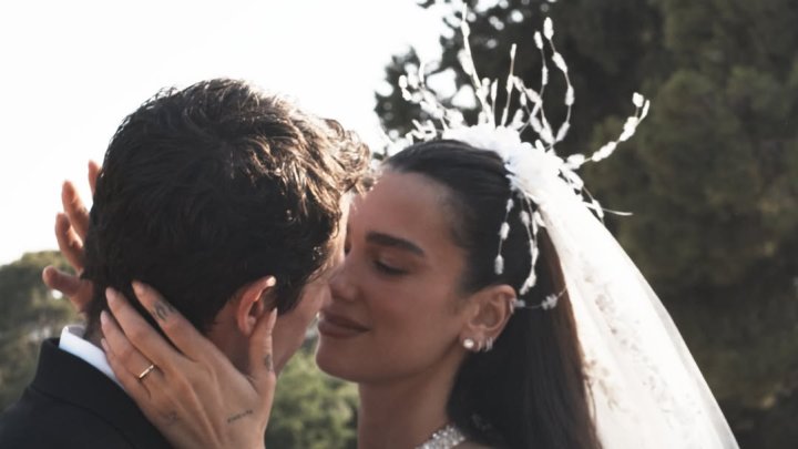 Dua Lipa zveřejnila fotky ze svatby